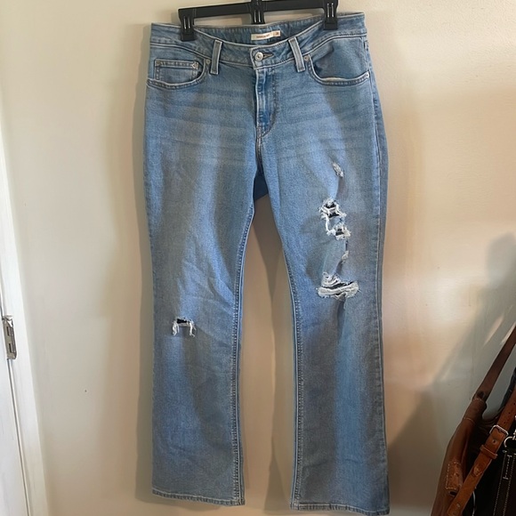 Levi’s SuperLow Boot - Distressed Light Wash - Picture 2 of 8